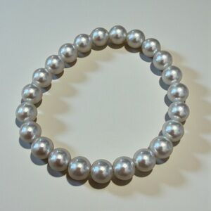 Vintage ‘80s Iridescent Stretchable Faux Pearl Bracelet